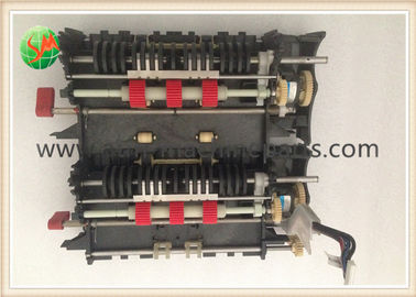 L'unità MDMS CMD-V4 1750109641 dell'estrattore del doppio di Wincor di 01750109641 di BANCOMAT pezzo meccanico ha in azione